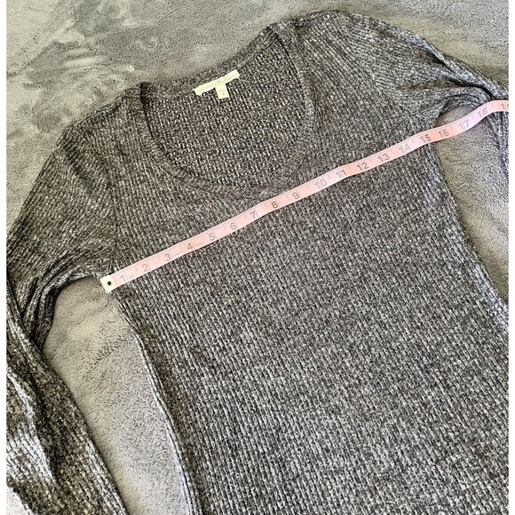 Express One Eleven Womens Pullover Sweater Gray V Neck Size S Lightly Worn - Picture 4 of 5